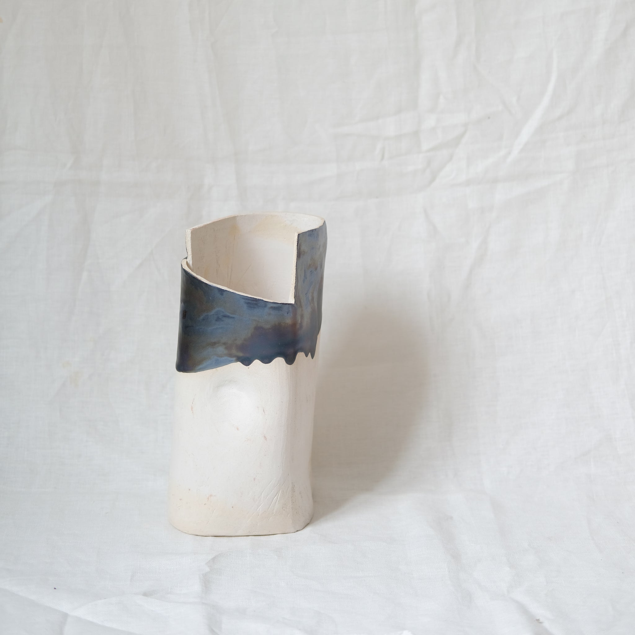 Vase OMOTA_08 d'Emmanuelle Roule chez Brutal Ceramics
