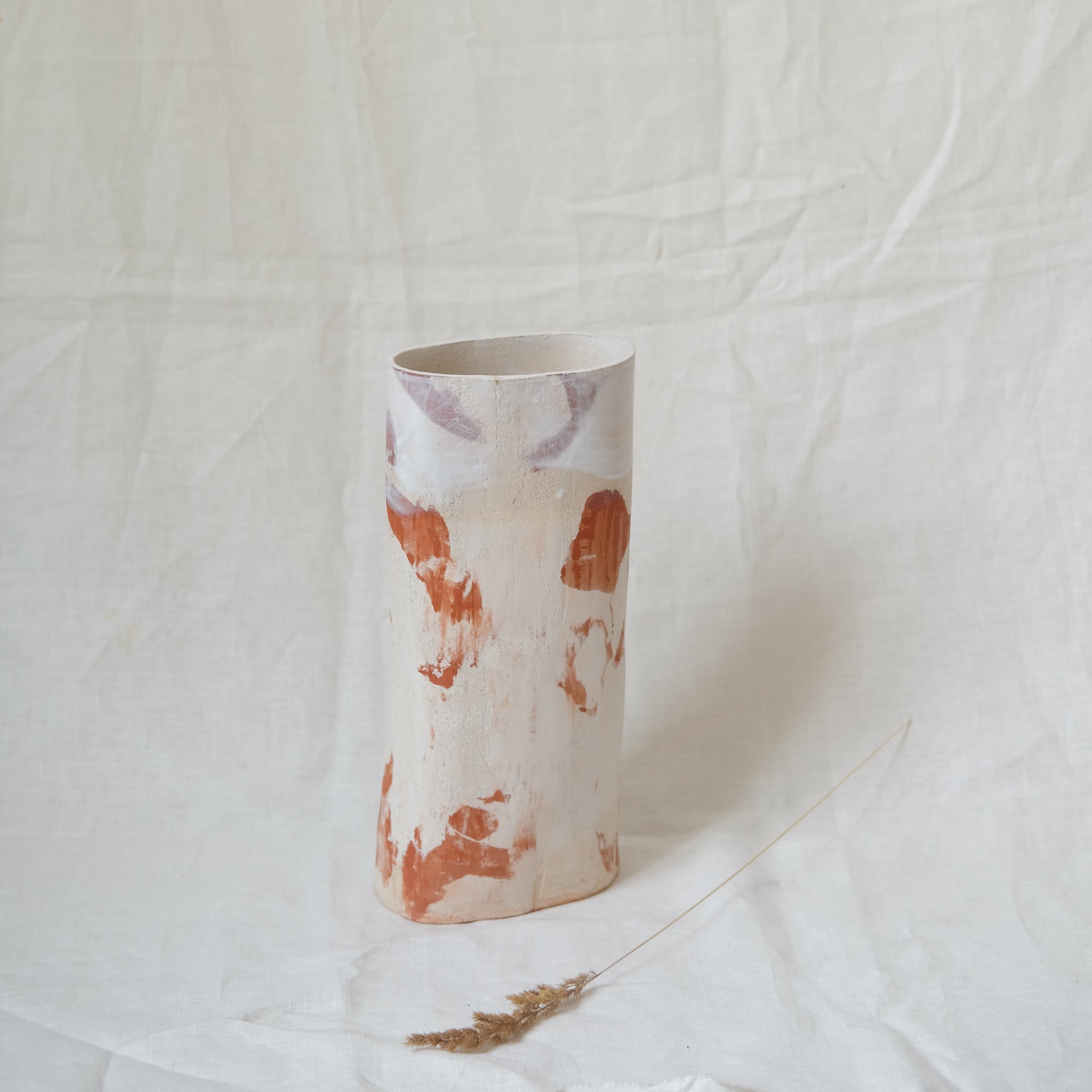Vase ETO_01 d'Emmanuelle Roule chez Brutal Ceramics