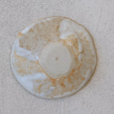 Coupelle en grès blanc de Lola Moreau chez Brutal Ceramics