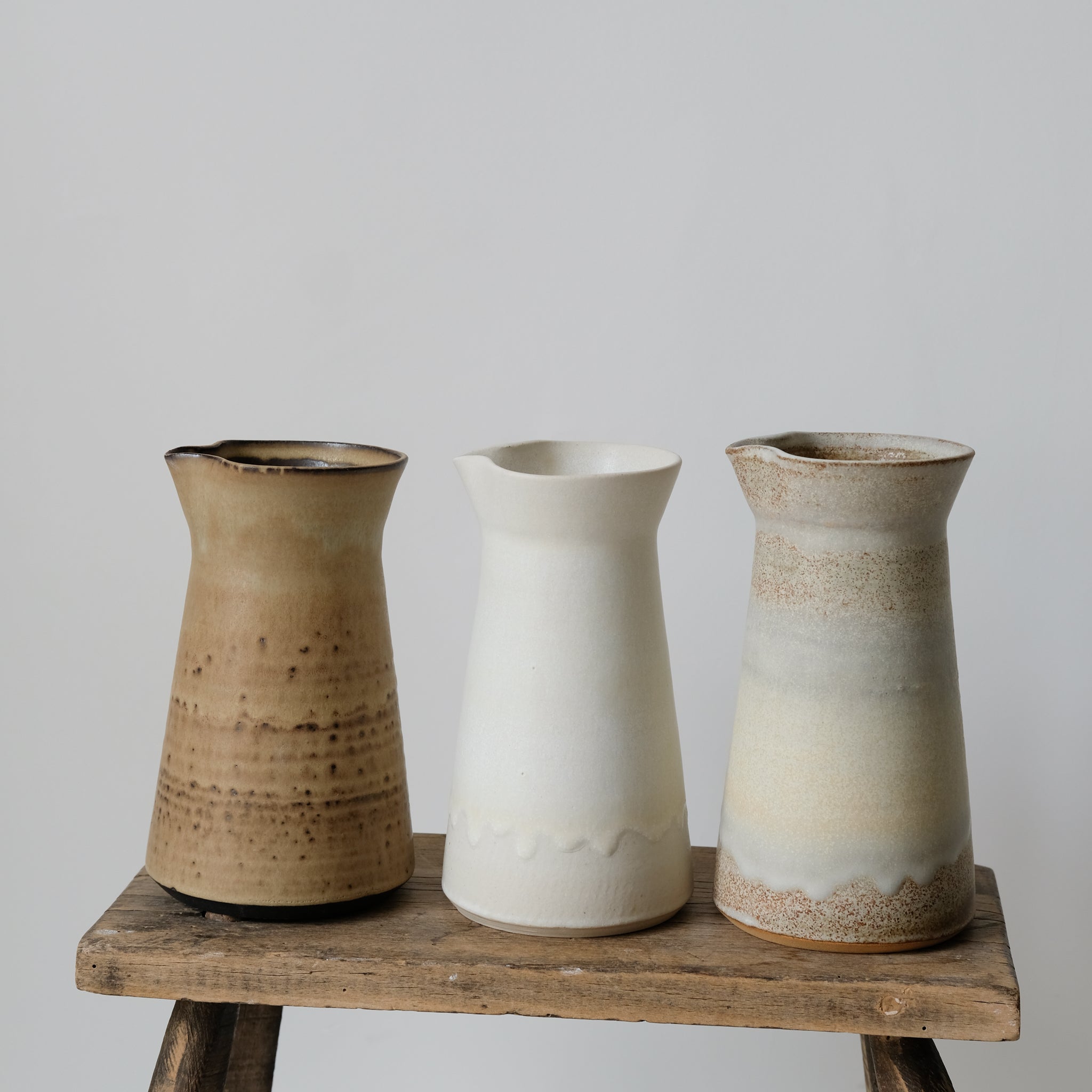 Pichet en grès blanc par Louise Noart pour Brutal Ceramics