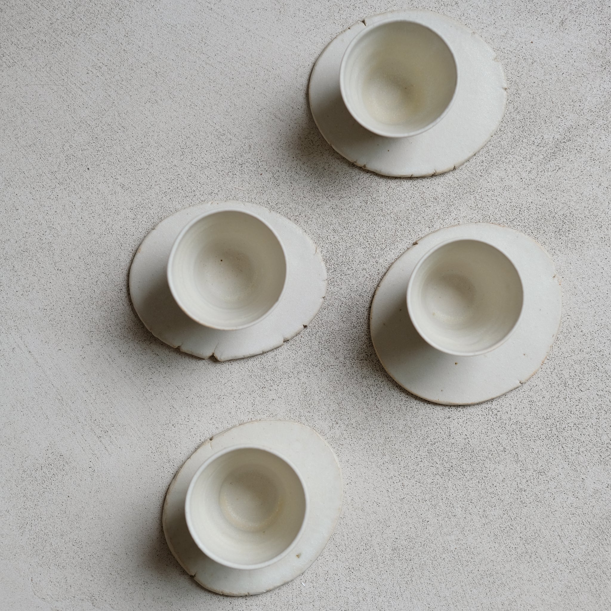 Set soucoupe et tasse blanc mat de Louise Noart pour Brutal