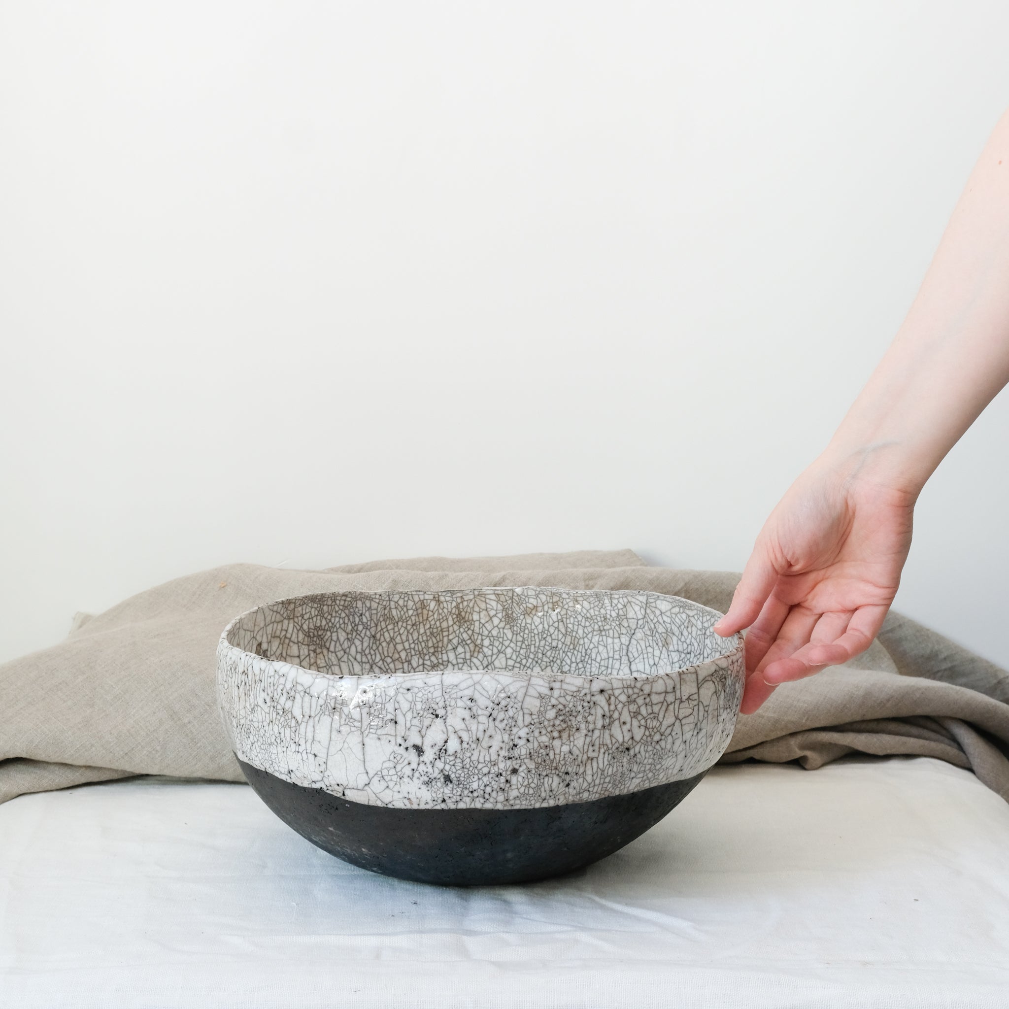 Saladier 01 Raku en grès par la céramiste Potry chez Brutal