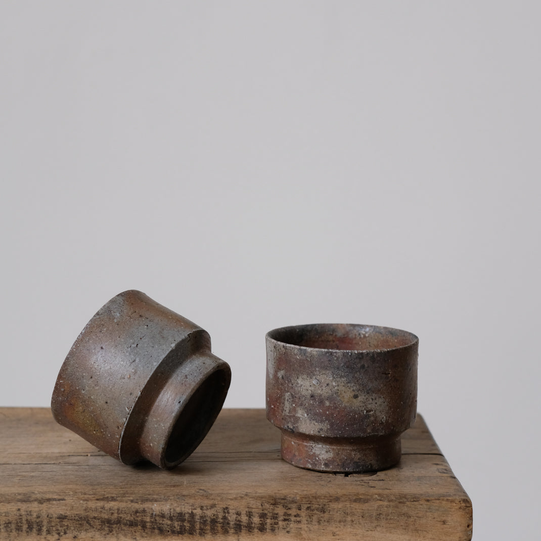 Tasse japonaise Bizen Yaki par Asemi chez Brutal Ceramics