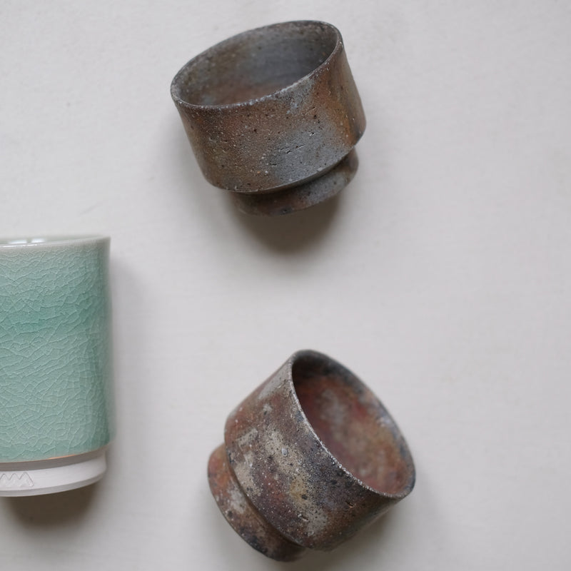 Tasse japonaise Bizen Yaki par Asemi chez Brutal Ceramics