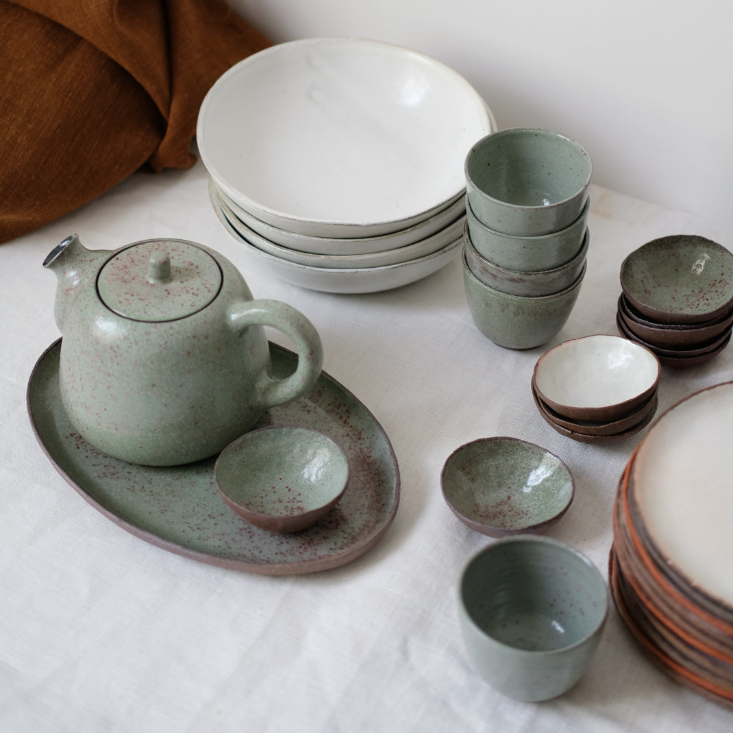 Petite coupelle en grès blanc par Gaelle Le Doledec chez Brutal Ceramics