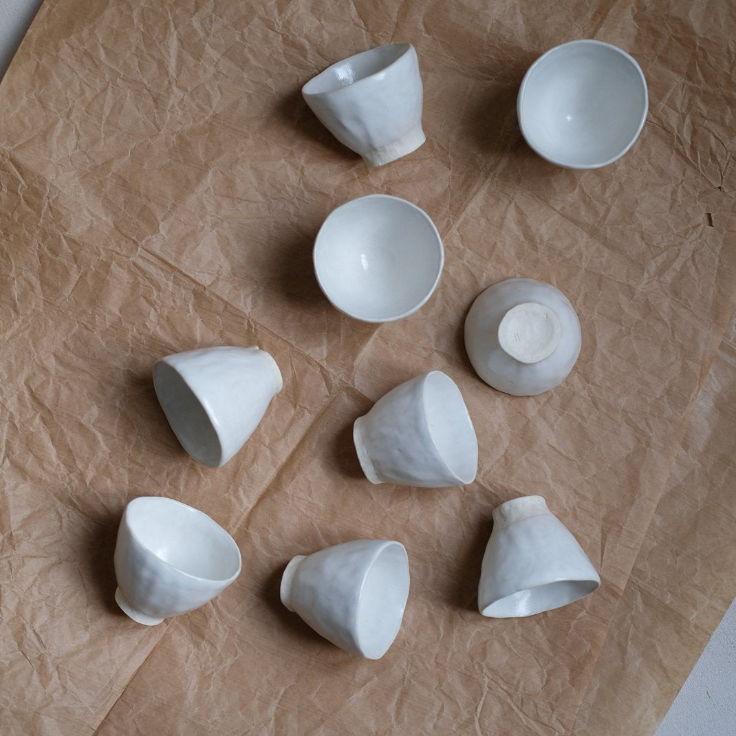 Tasse à expresso par Judith Lasry chez Brutal Ceramics