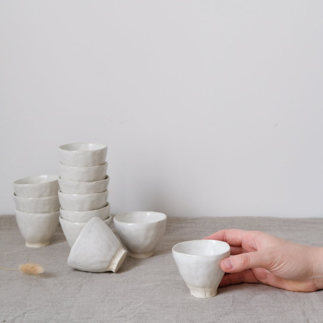 Tasse à expresso par Judith Lasry chez Brutal Ceramics