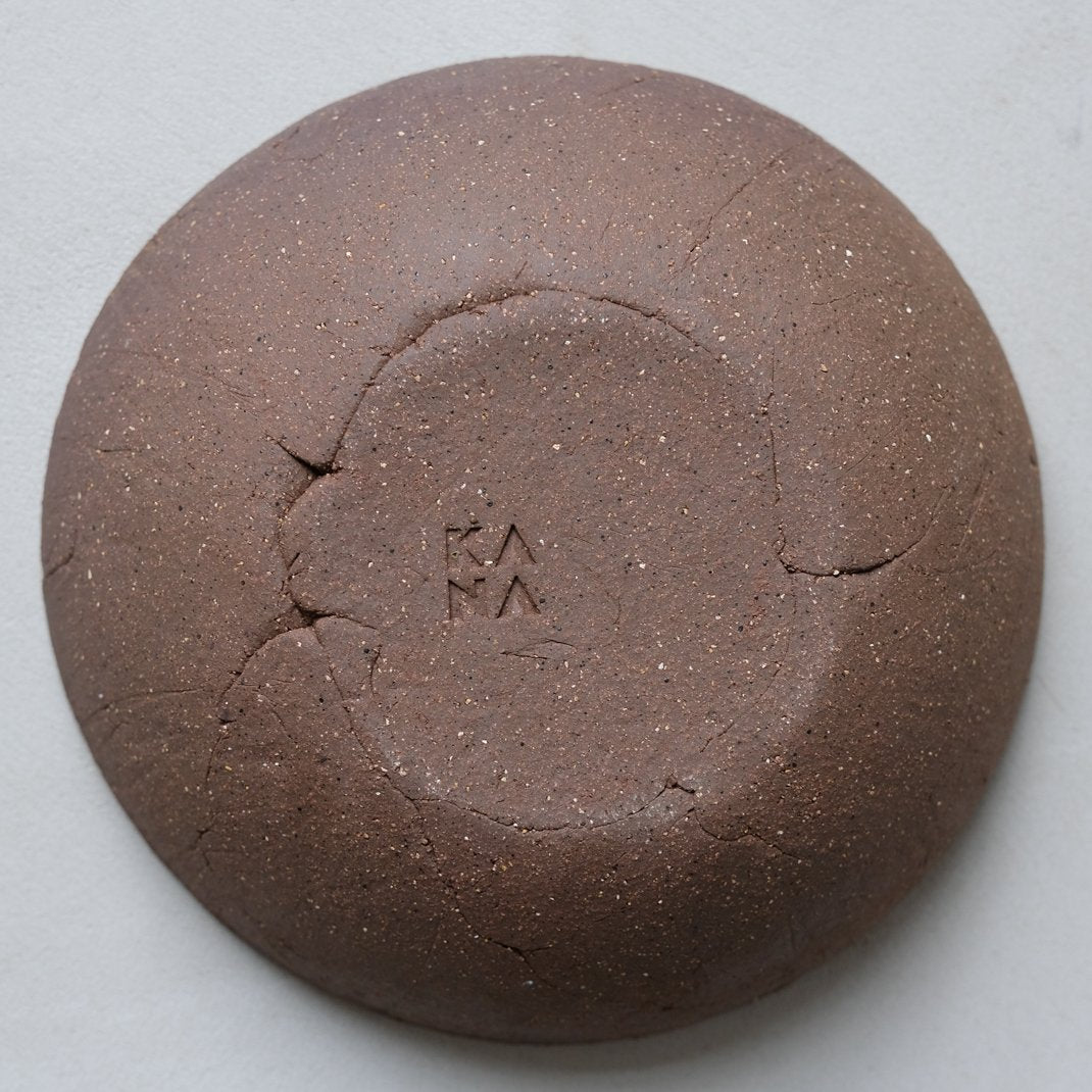 Saladier en grès de Kana London chez Brutal Ceramics