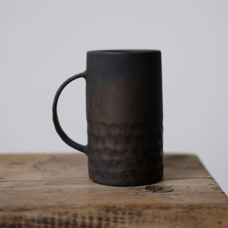 Mug de Keiichi Tanaka chez Brutal Ceramics