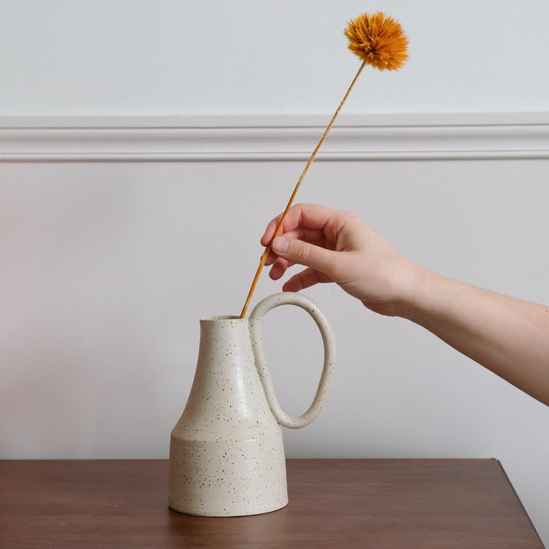 Vase ou pichet en grès par Marta Dervin chez Brutal Ceramics