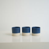 Pot "Bo" en grès H 7cm - bleu de Camille Esnée chez Brutal Ceramics