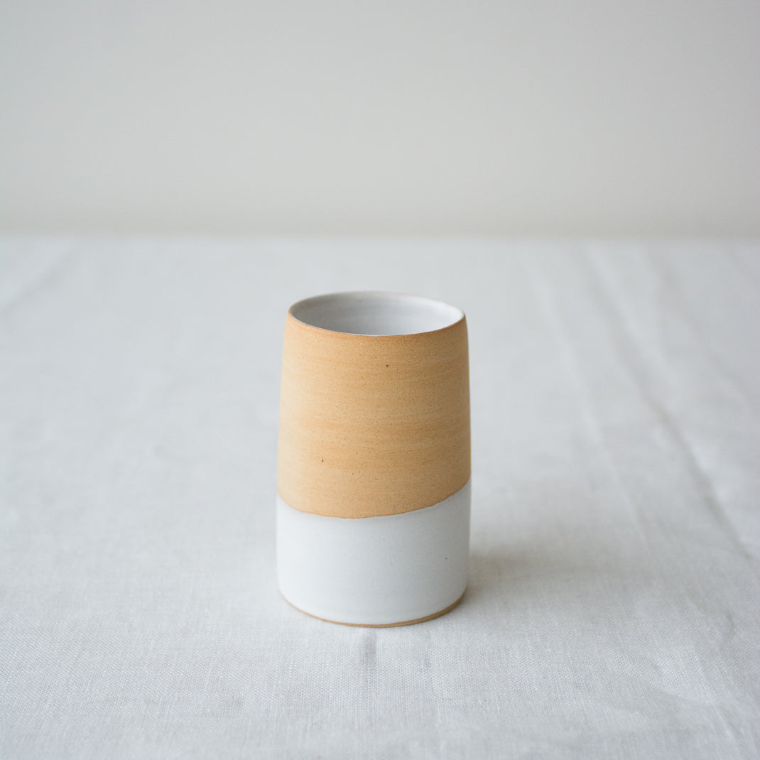 Mug faconné à la main par l'Atelier Epiney à Berlin en Allemagne