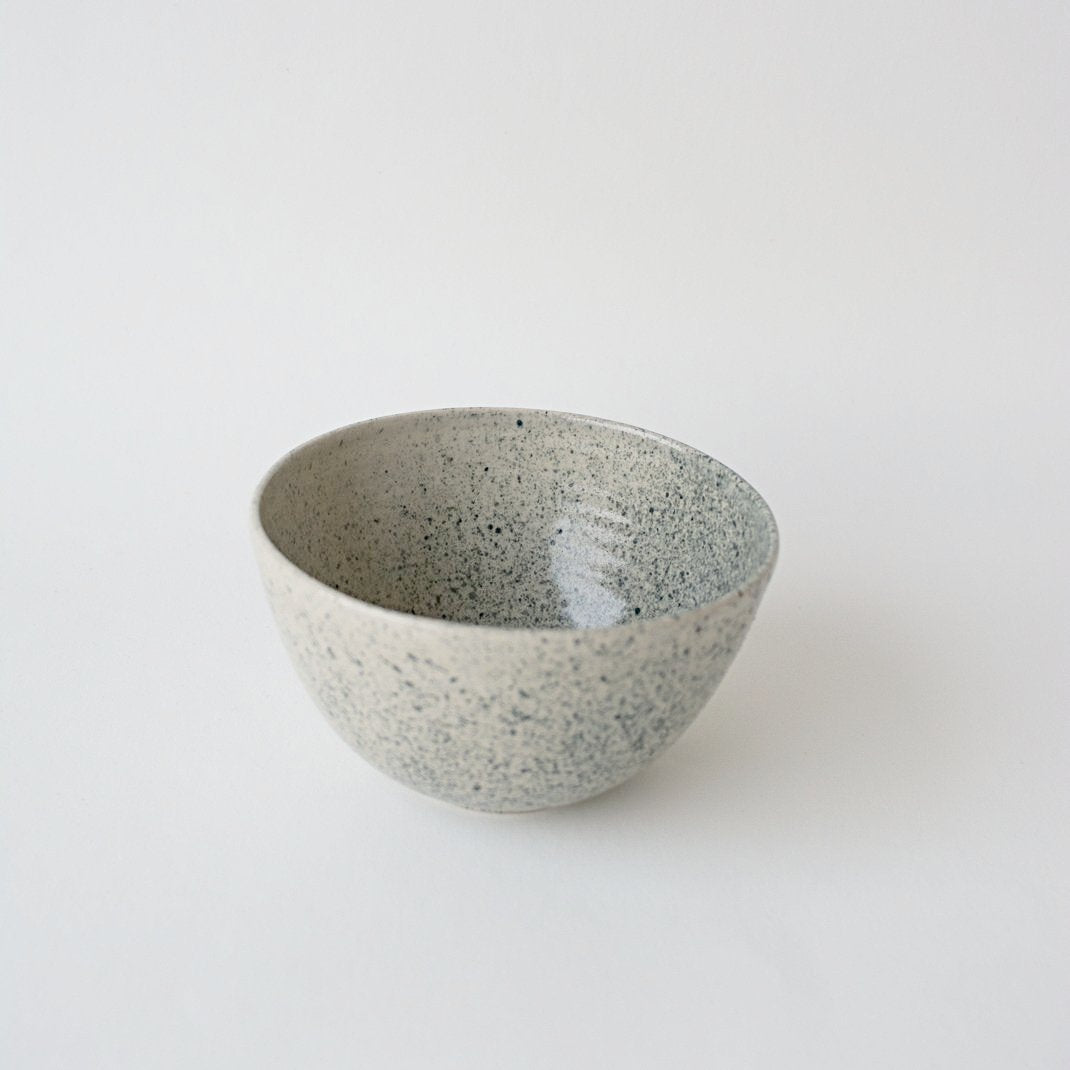 Bol supernova en grès fait à la main par Clarina Ceramics, céramiste à Paris