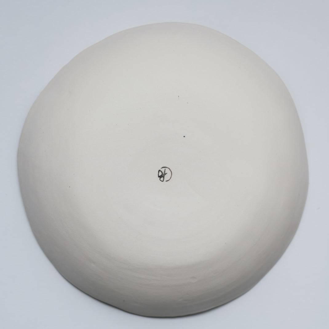 Assiette creuse rose de Dorothée Juilliard chez Brutal Ceramics