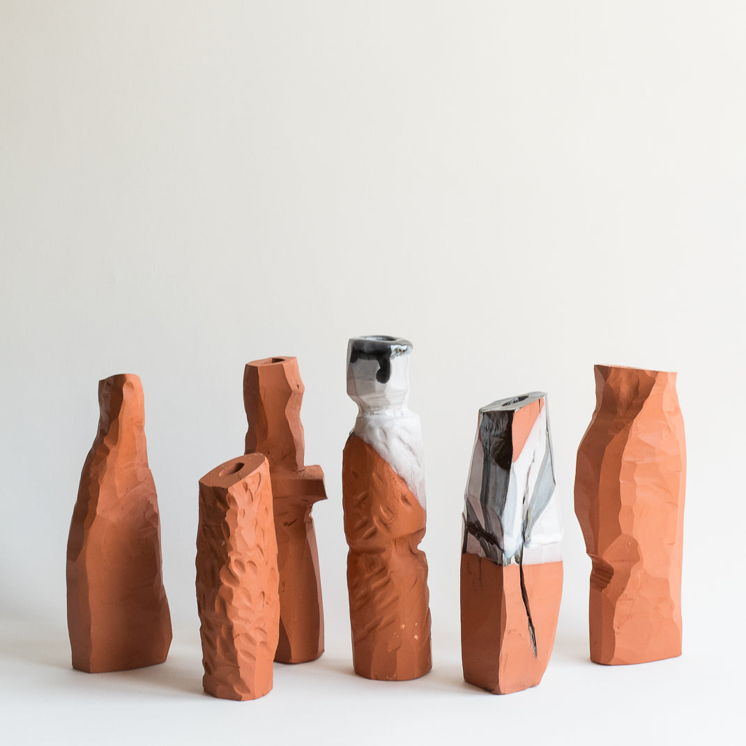 Vase issu de la collection Kume conçu par Emmanuelle Roule pour Brutal dans son atelier parisien.