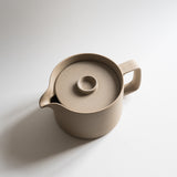 Théière japonaise Hasami en argile et porcelaine chez Brutal Ceramics