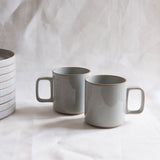 Mug japonais émaillé Hasami Porcelain chez Brutal Ceramics