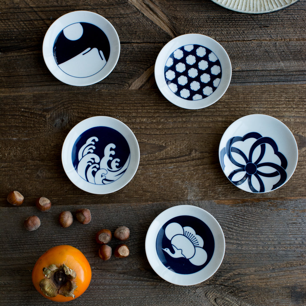 Petite assiette "vague"du fabricant japonais Kihara chez Brutal 