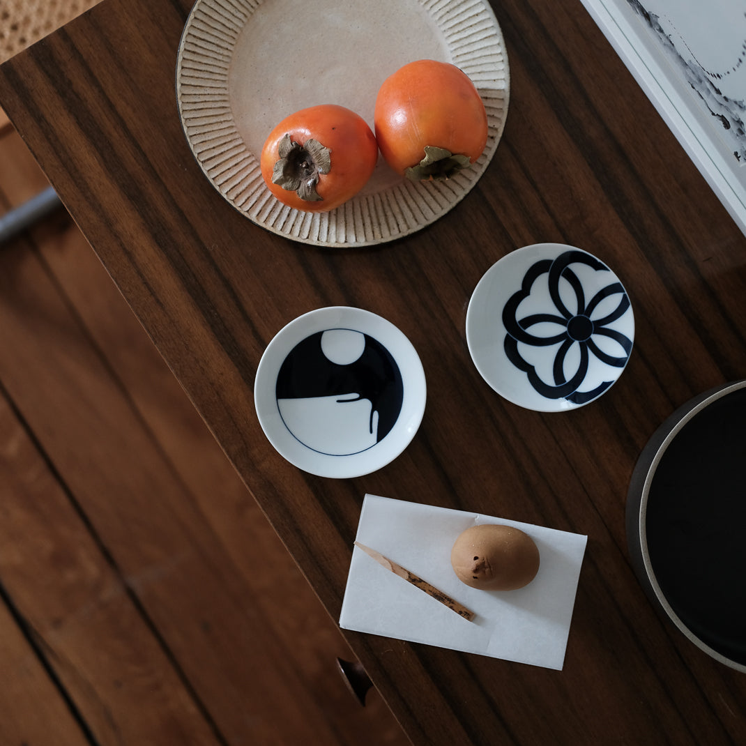 Petite assiette "mont Fuji" du fabricant japonais Kihara chez Brutal Ceramics