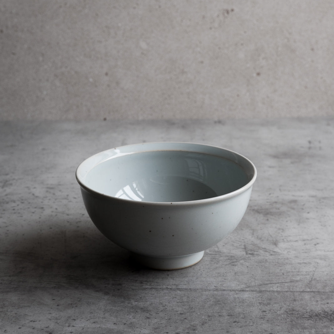 Bol conçu par le fabricant japonais Kinto, issu de la collection RIM.
