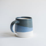 Mug conçu par le fabricant japonais Kinto,issu de la collection Slow Coffee Style.