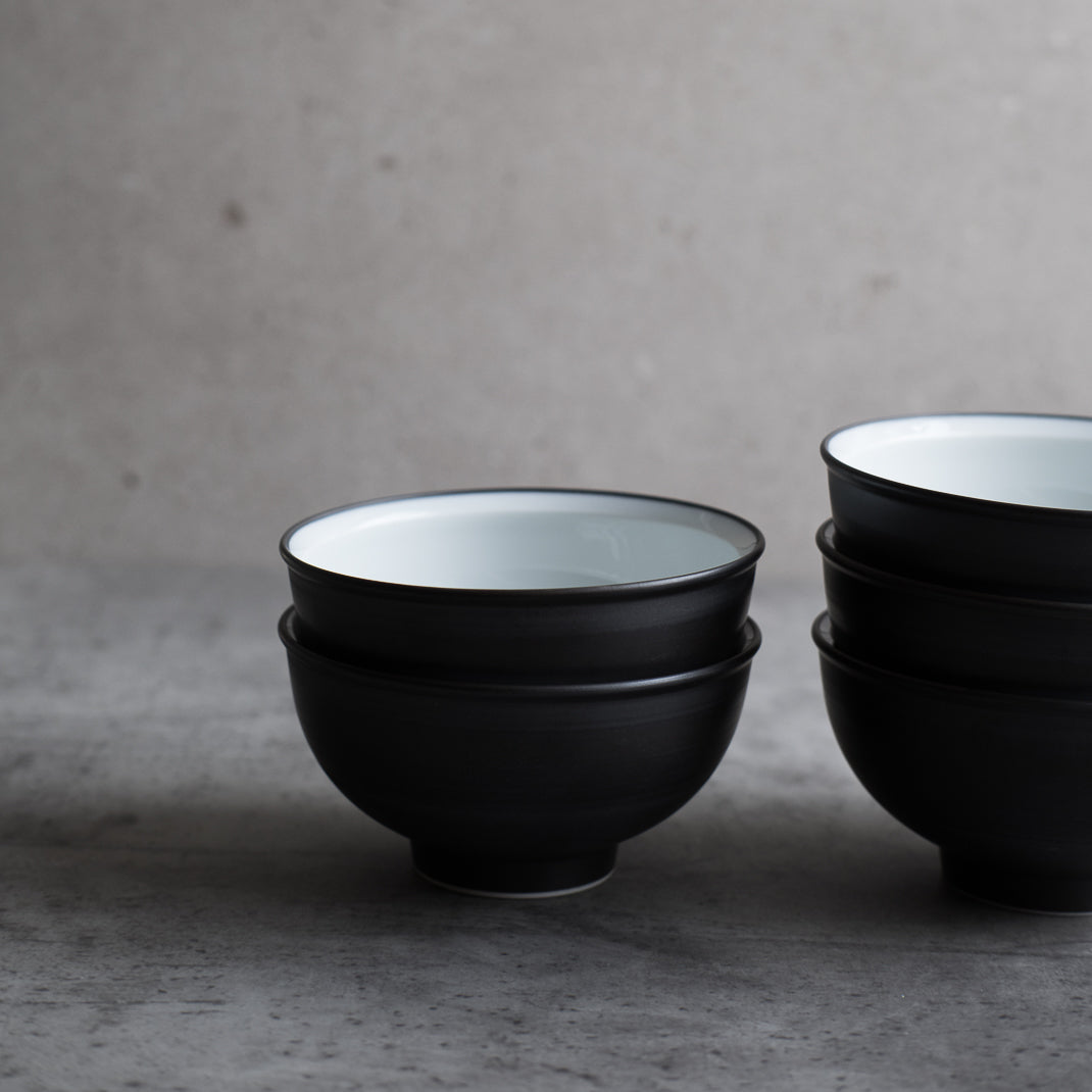 Bol conçu par le fabricant japonais Kinto, issu de la collection RIM.