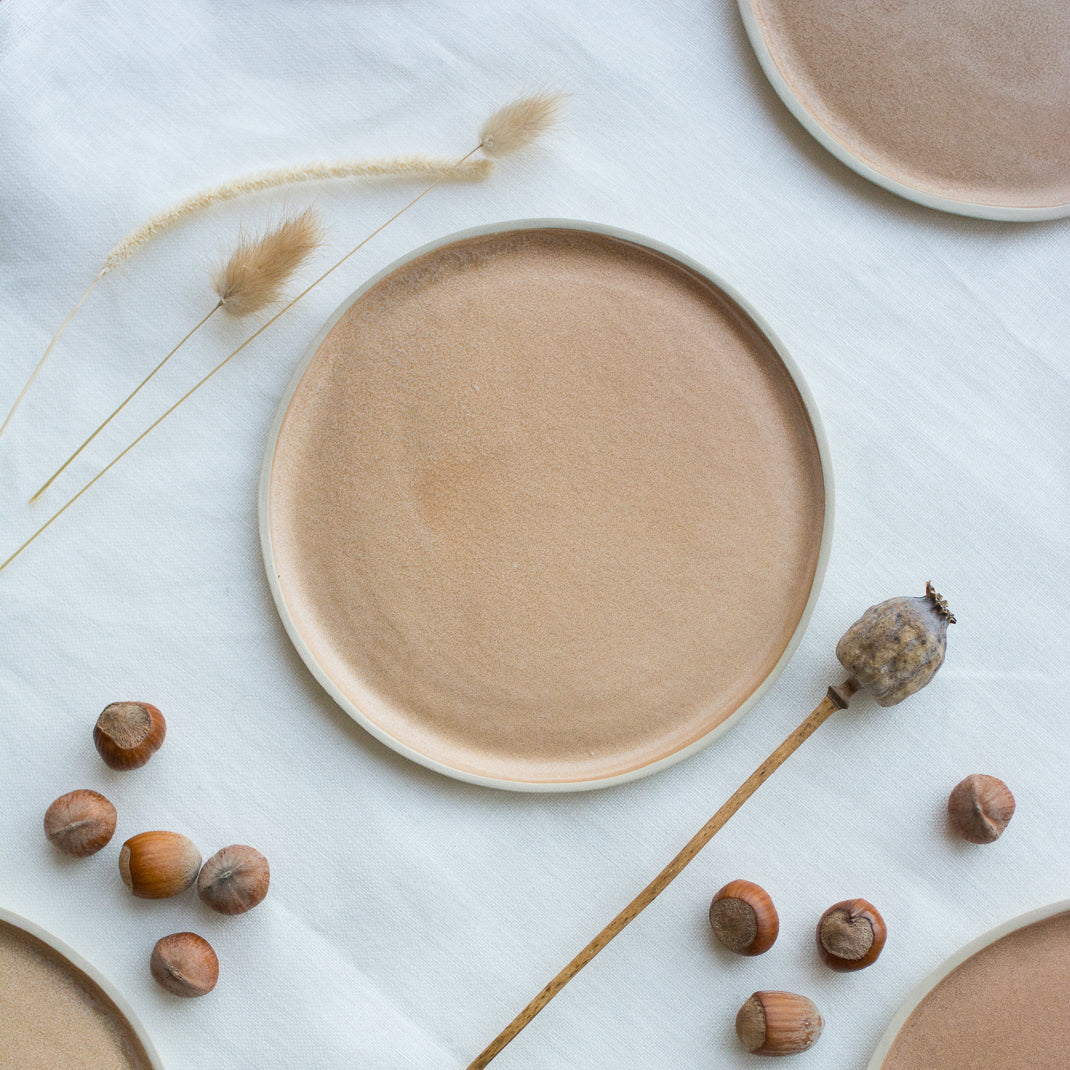 Assiette à dessert pêche en grès émaillé de Laurette Broll, céramiste