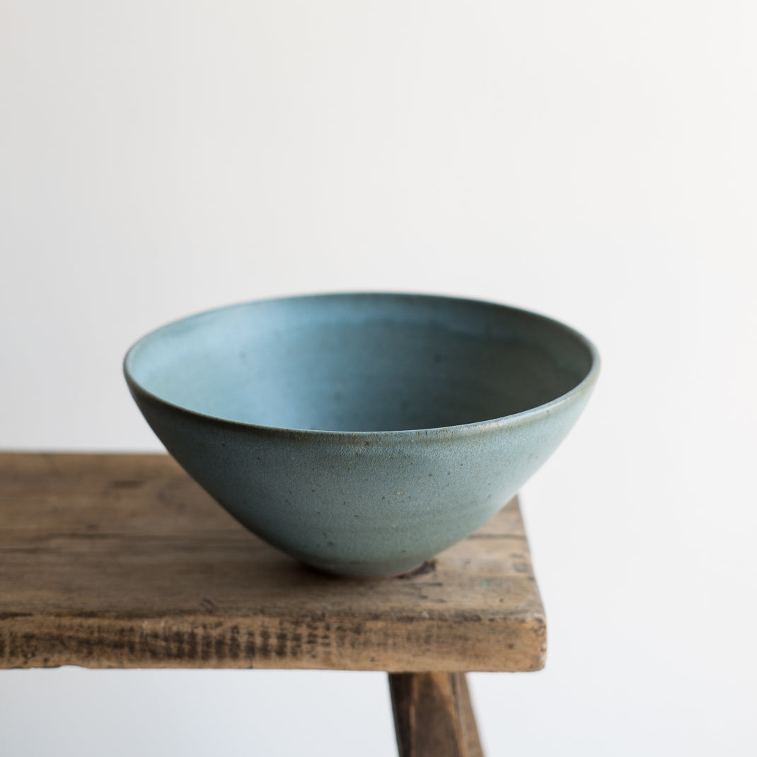 Bol bleu réalisé à la main par la céramiste Malo Atelier vendu sur Brutal Ceramics