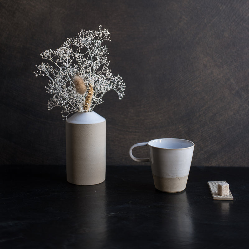 Le vase de la collection Essential de No Ceramic sur la boutique Brutal Ceramics