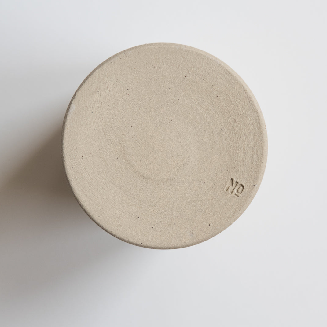 Le vase de la collection Essential de No Ceramic sur la boutique Brutal Ceramics