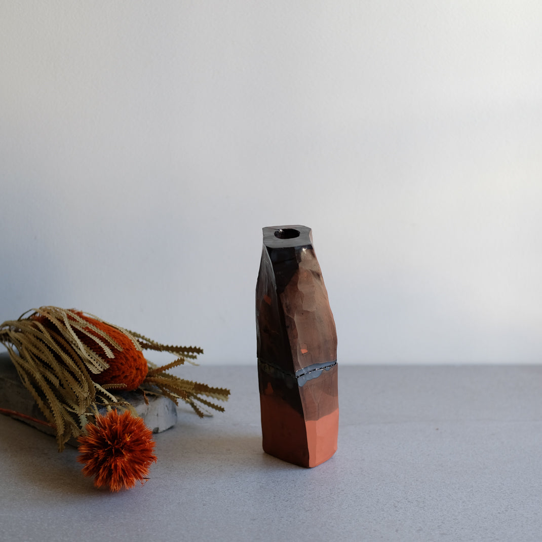 Vase Kume_17 d'Emmanuelle Roule chez Brutal Ceramics