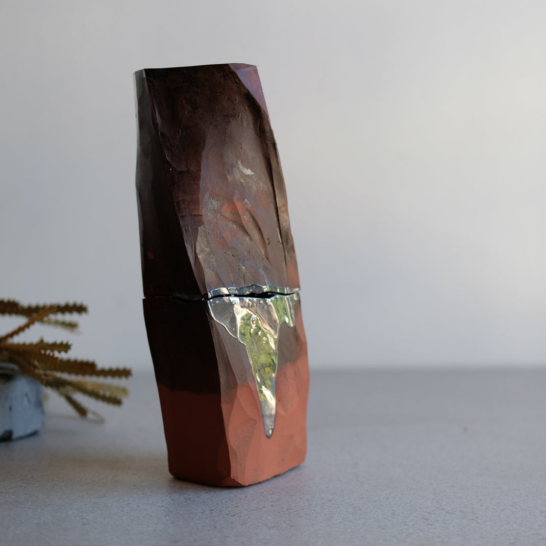 Vase Kume_17 d'Emmanuelle Roule chez Brutal Ceramics