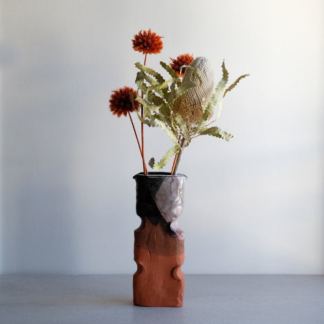 Vase Kume_16 d'Emmanuelle Roule chez Brutal Ceramics
