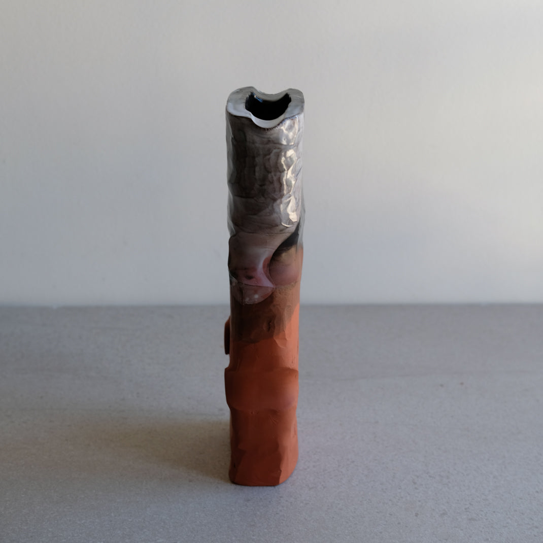 Vase Kume_16 d'Emmanuelle Roule chez Brutal Ceramics