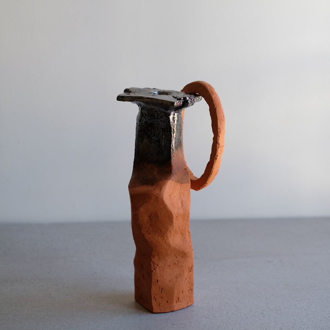 Vase Nando_02 d'Emmanuelle Roule chez Brutal Ceramics