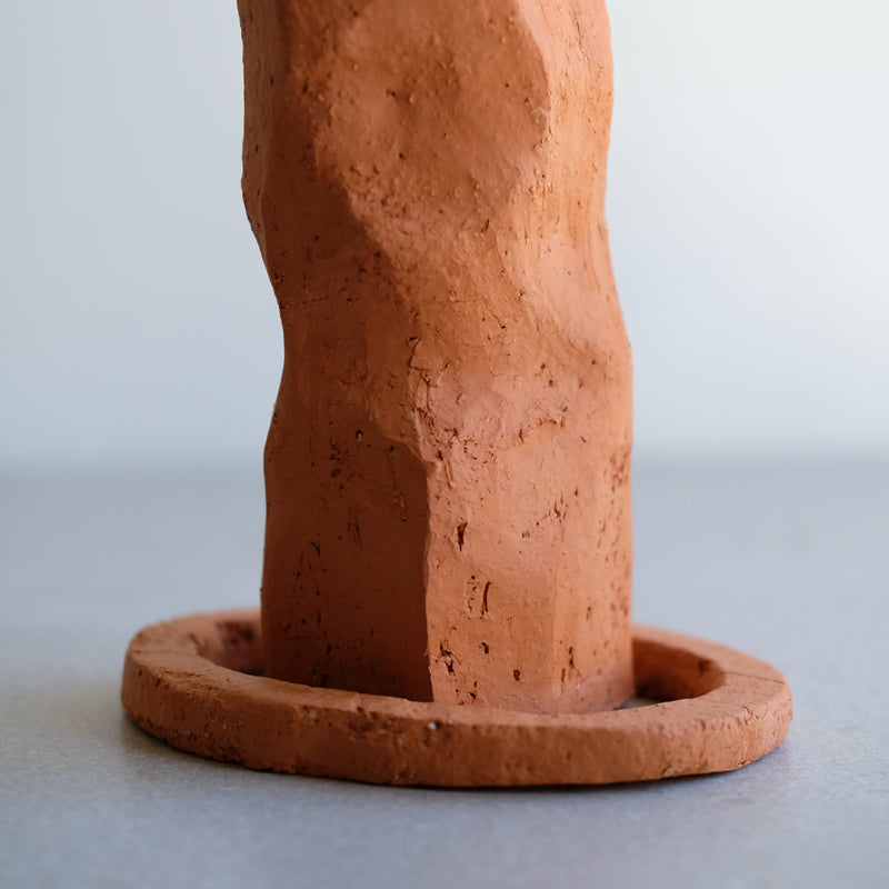 Vase Nando_02 d'Emmanuelle Roule chez Brutal Ceramics