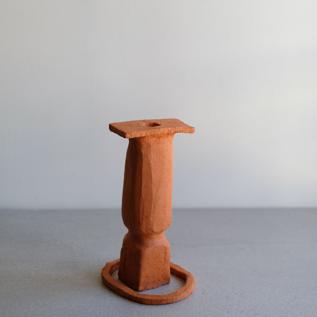 Vase Nando_01 d'Emmanuelle Roule chez Brutal Ceramics
