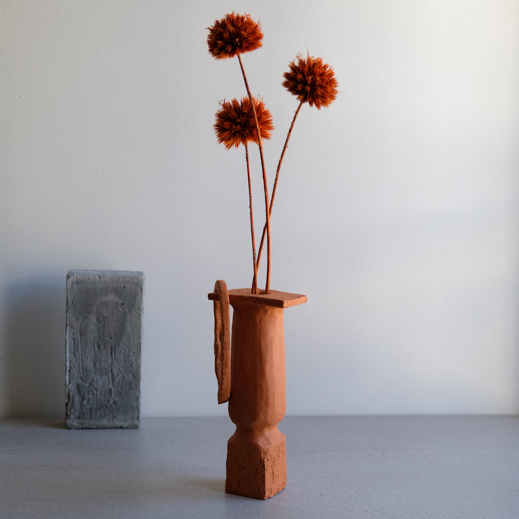 Vase Nando_01 d'Emmanuelle Roule chez Brutal Ceramics