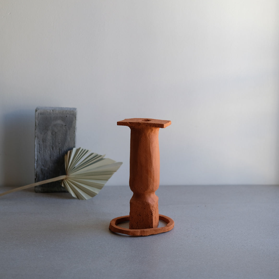 Vase Nando_01 d'Emmanuelle Roule chez Brutal Ceramics