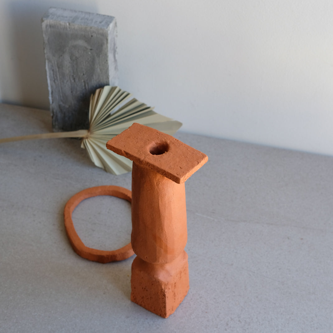Vase Nando_01 d'Emmanuelle Roule chez Brutal Ceramics
