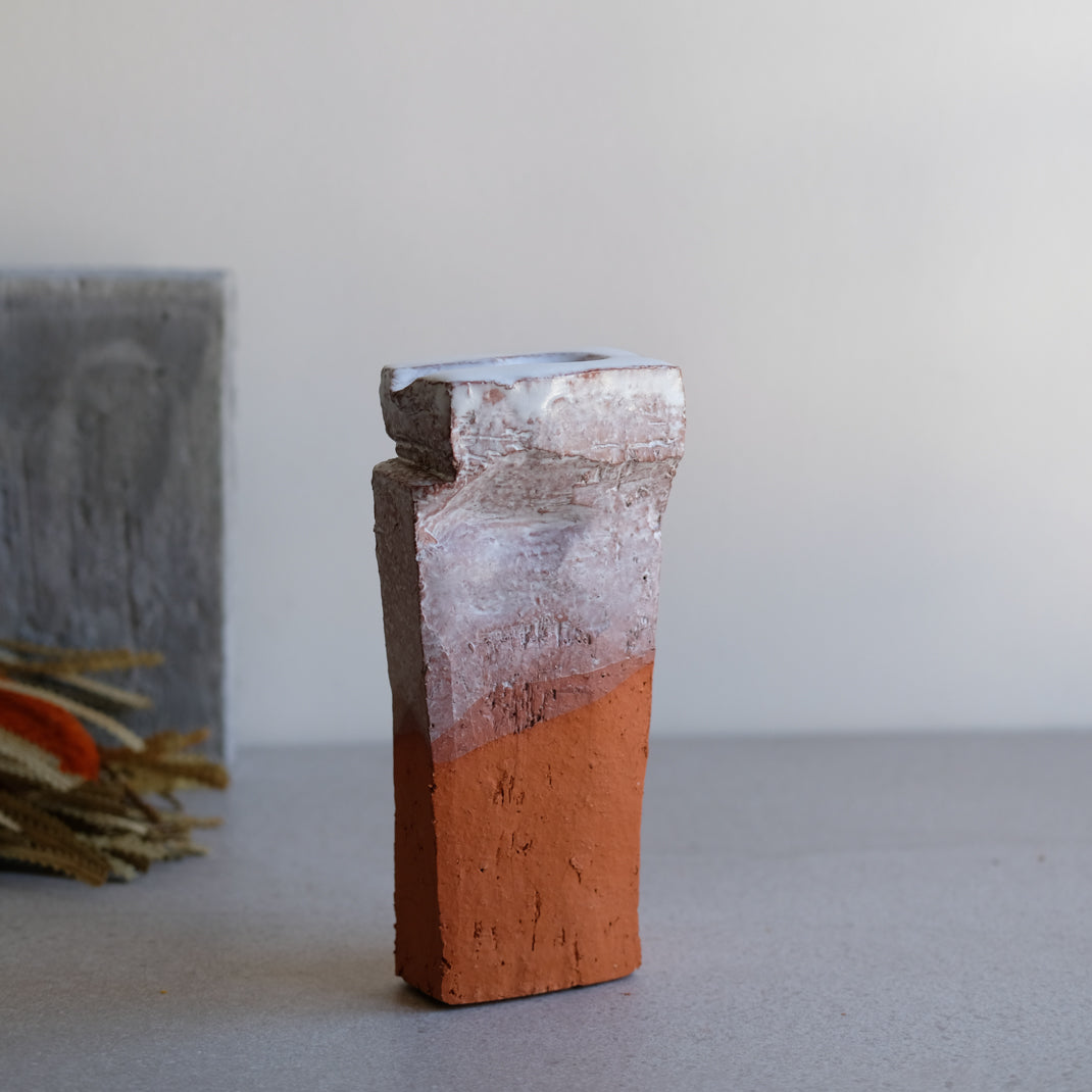 Vase Nando_04 d'Emmanuelle Roule chez Brutal Ceramics