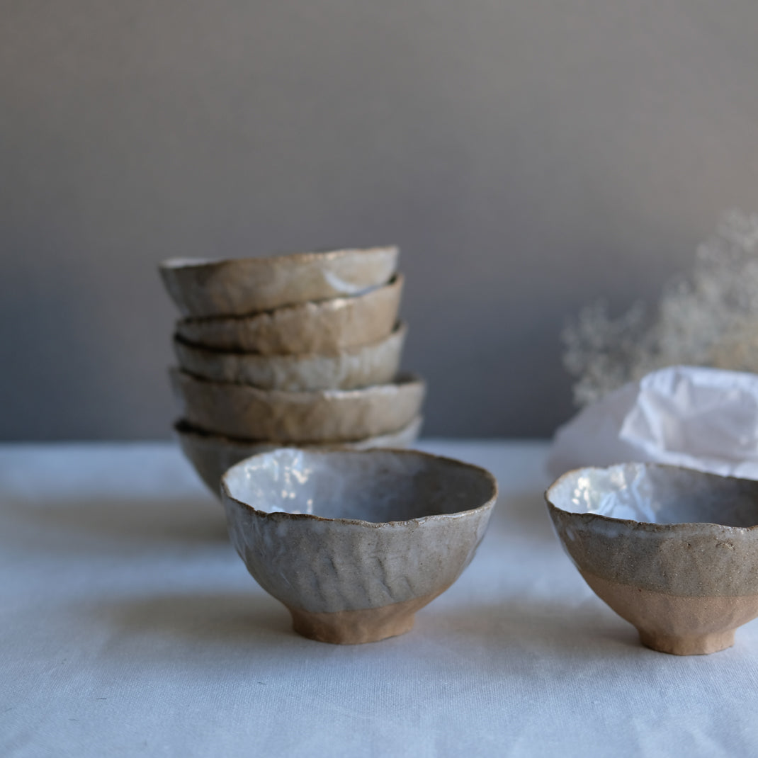 Petit bol pincé de Judith Lasry chez Brutal Ceramics