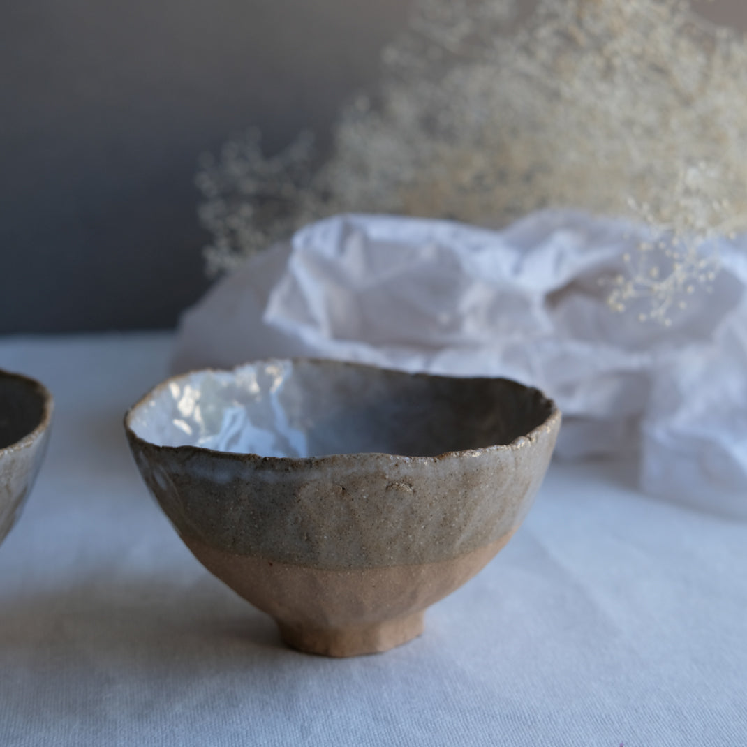 Petit bol pincé de Judith Lasry chez Brutal Ceramics