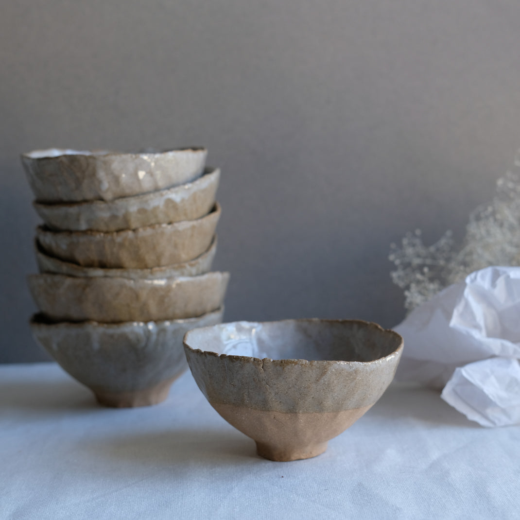 Petit bol pincé de Judith Lasry chez Brutal Ceramics