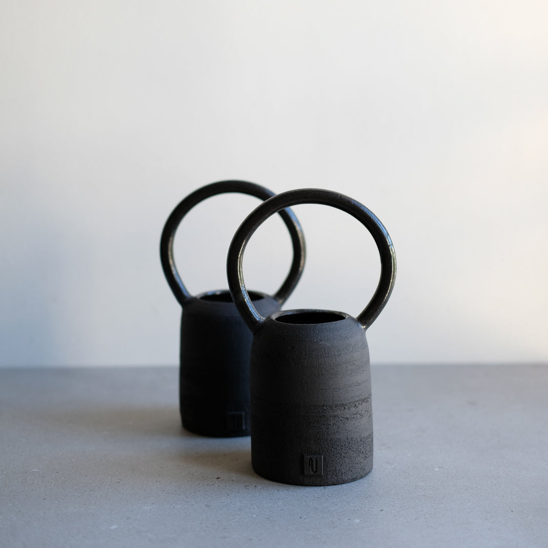 Vase Black Moon de Violaine Toth chez Brutal Ceramics